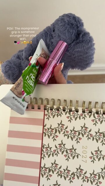“What? Like it’s hard?” 💅👶👑🫶🥰🍼
.
.
.
#girlgrip #mompreneur #mompreneurlife